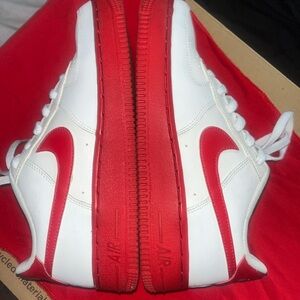 Nike White and Red Low big kids size 5.5